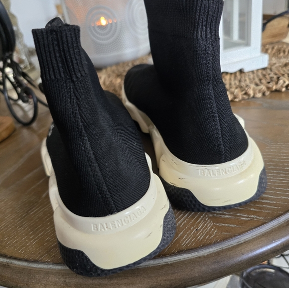 Balenciaga - Picture 13 of 16